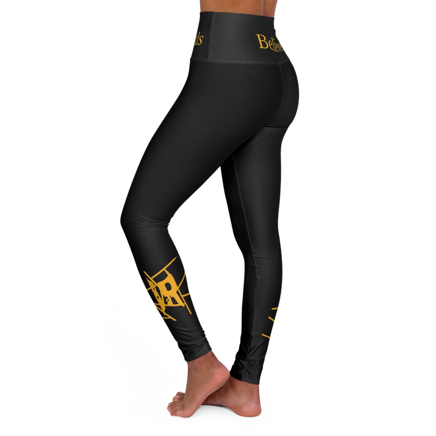 IR Black – Leggings de ioga de cintura alta Beat The Odds/Believe com logotipo amarelo (POD)